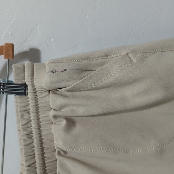 Cynthia Rowley Cream Shorts Size Medium - Picture 3 of 14